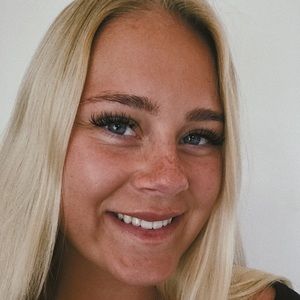 Meet your Posher, Caitlin